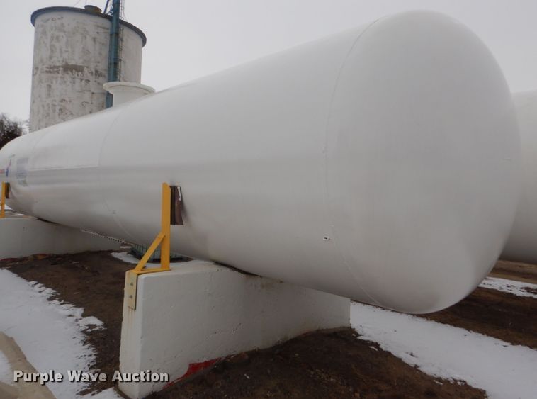 image for item GX9775 Anhydrous ammonia bulk tank