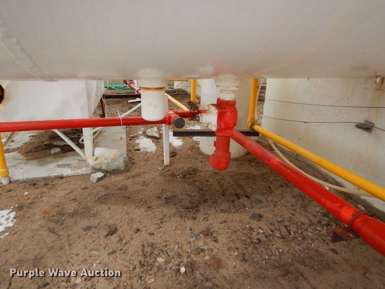 image for item GX9775 Anhydrous ammonia bulk tank