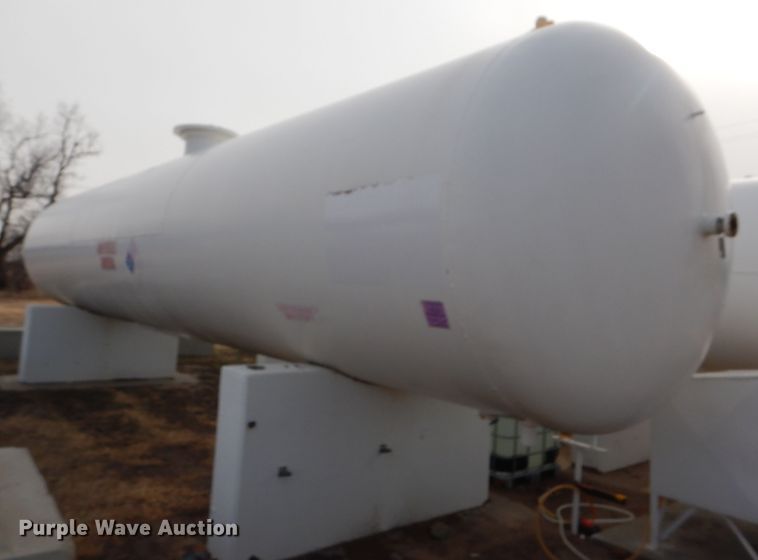 image for item GX9813 Anhydrous ammonia bulk tank