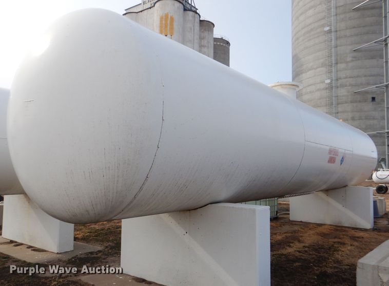 image for item GX9813 Anhydrous ammonia bulk tank