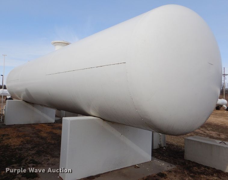 image for item GX9813 Anhydrous ammonia bulk tank