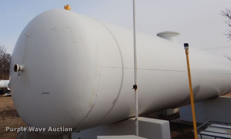 image for item GX9813 Anhydrous ammonia bulk tank