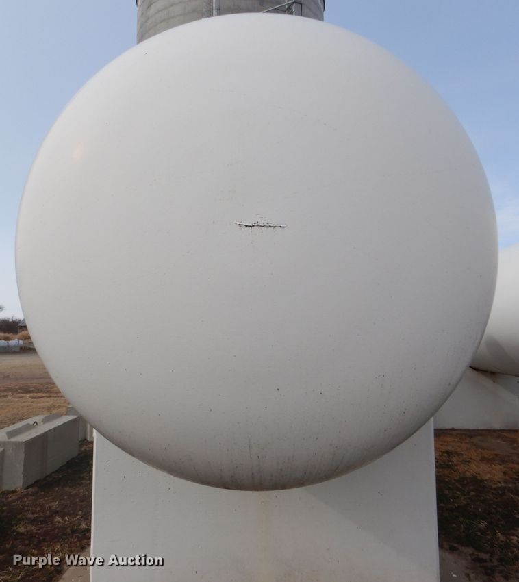 image for item GX9814 Anhydrous ammonia bulk tank