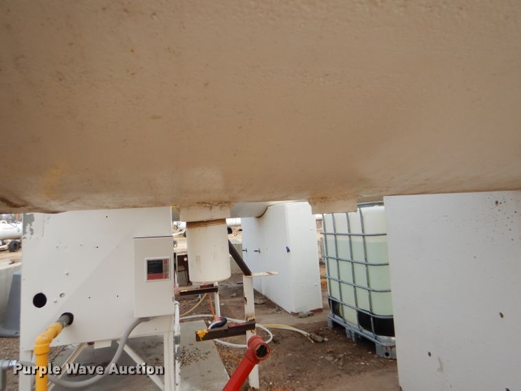 image for item GX9814 Anhydrous ammonia bulk tank