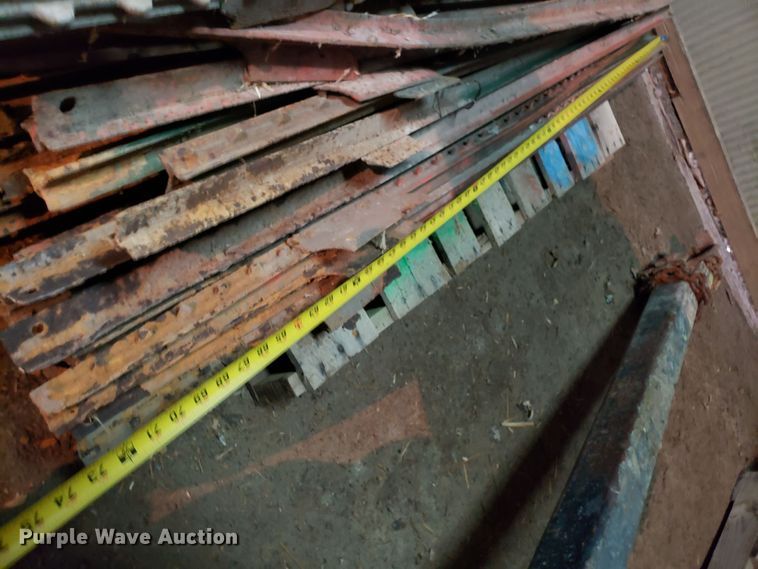 image for item L1422 (80) 6'L T-posts