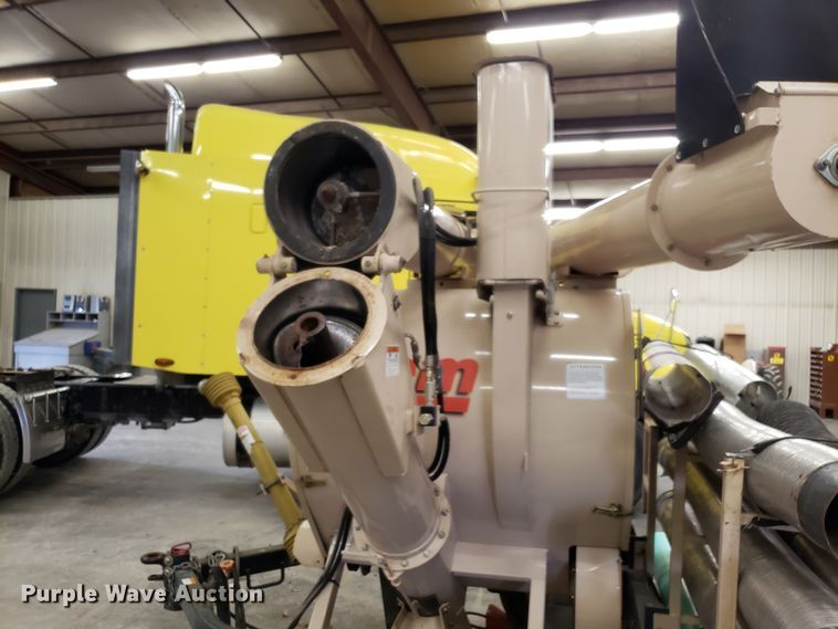 image for item L1429 Rem 2500HD grain vacuum