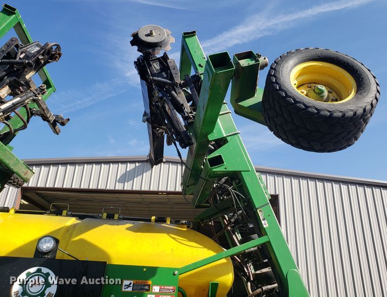 image for item L1437 2009 John Deere 1990 CCS air seeder
