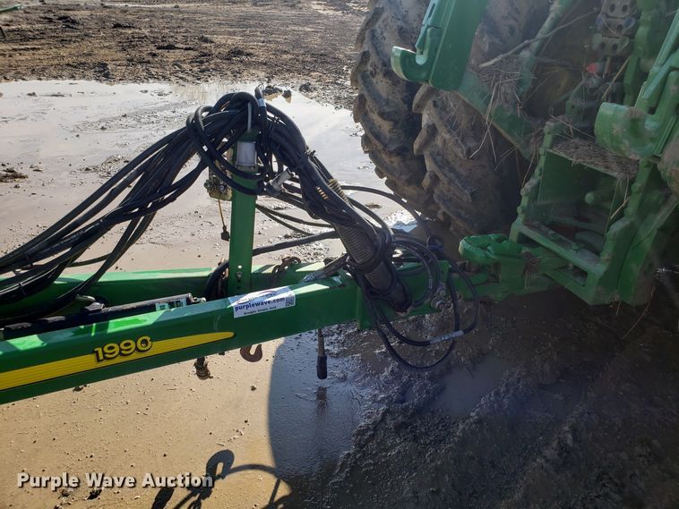 image for item L1437 2009 John Deere 1990 CCS air seeder