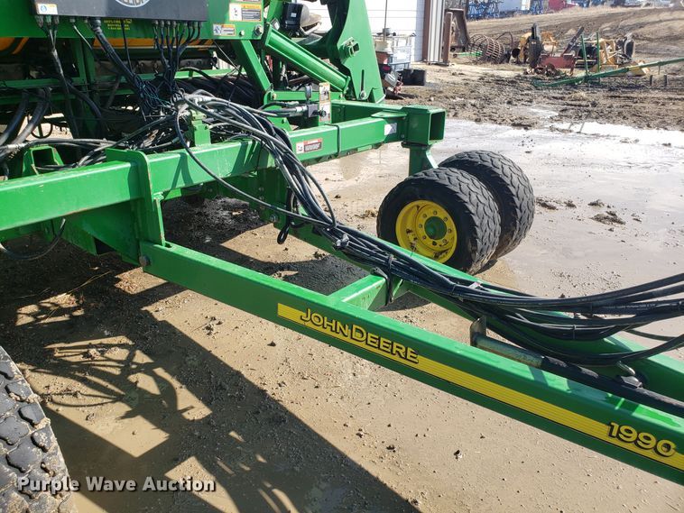image for item L1437 2009 John Deere 1990 CCS air seeder