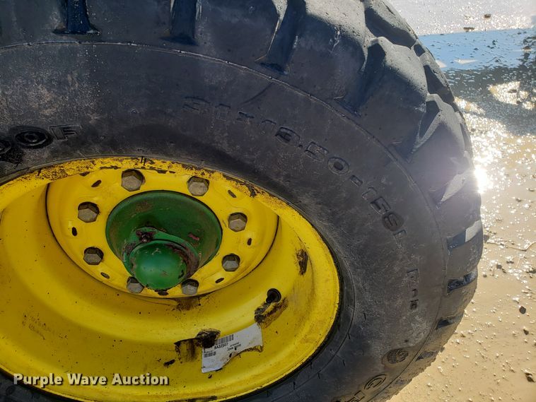 image for item L1437 2009 John Deere 1990 CCS air seeder