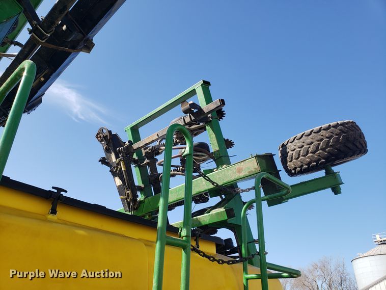 image for item L1437 2009 John Deere 1990 CCS air seeder