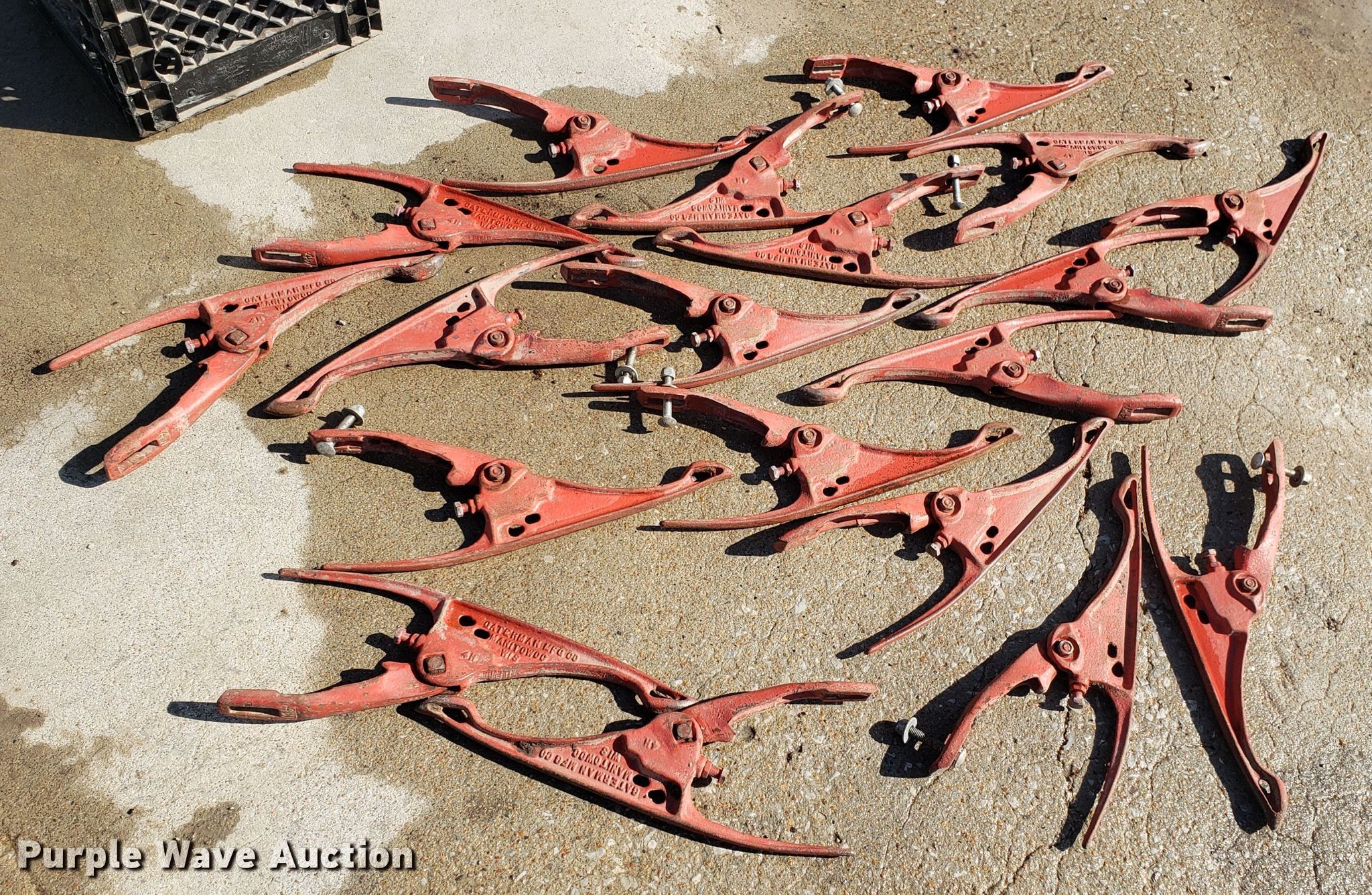 (19) header pickup fingers in Polo, MO Item L1438 sold Purple Wave