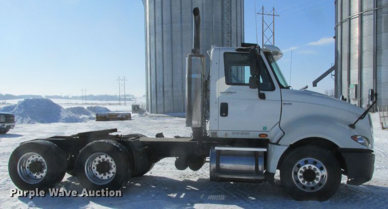 image for item DA8343 2012 International Pro Star Plus semi truck