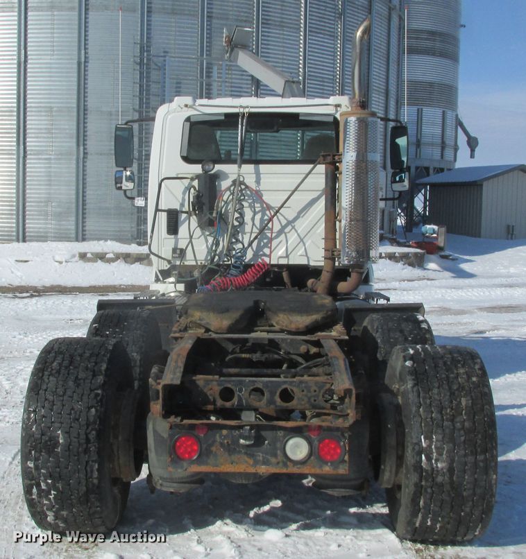 image for item DA8343 2012 International Pro Star Plus semi truck