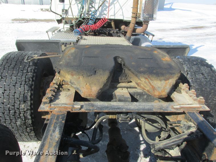 image for item DA8343 2012 International Pro Star Plus semi truck