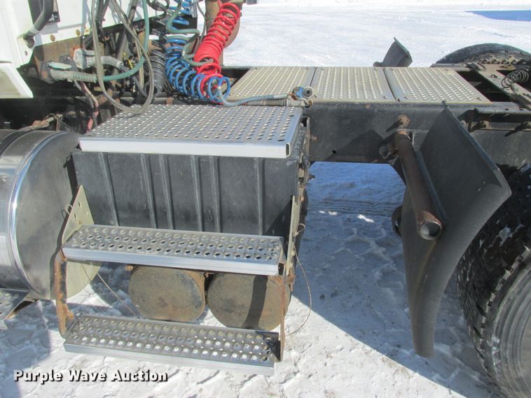 image for item DA8343 2012 International Pro Star Plus semi truck