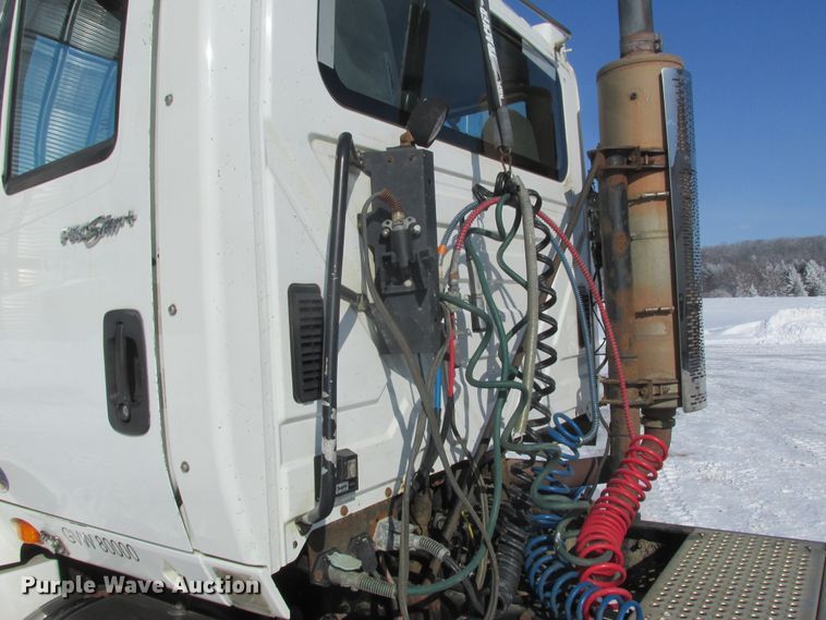 image for item DA8343 2012 International Pro Star Plus semi truck