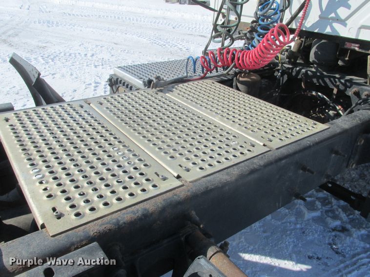 image for item DA8343 2012 International Pro Star Plus semi truck