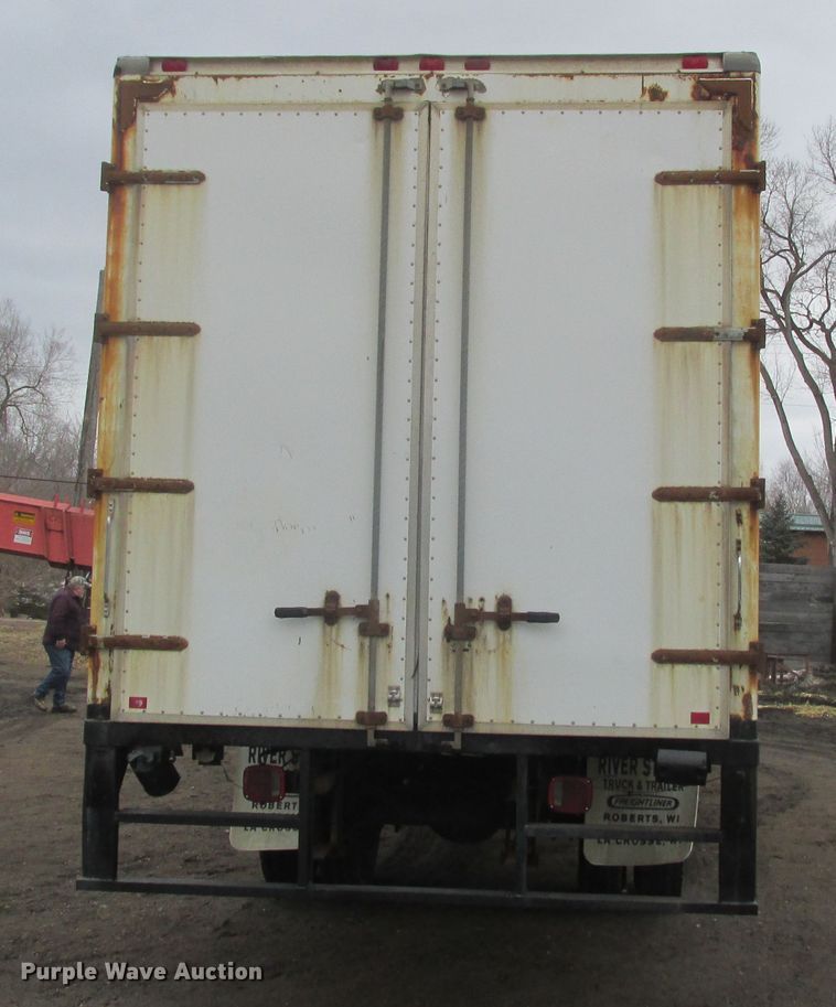 image for item DA8348 2006 International 4200 box truck