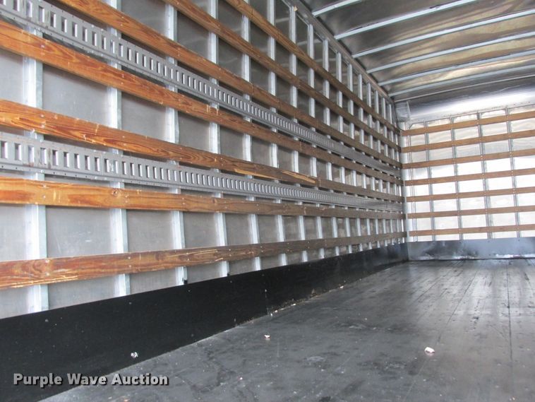 image for item DA8348 2006 International 4200 box truck