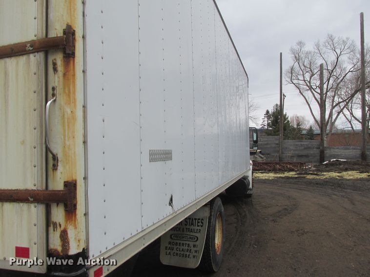 image for item DA8348 2006 International 4200 box truck