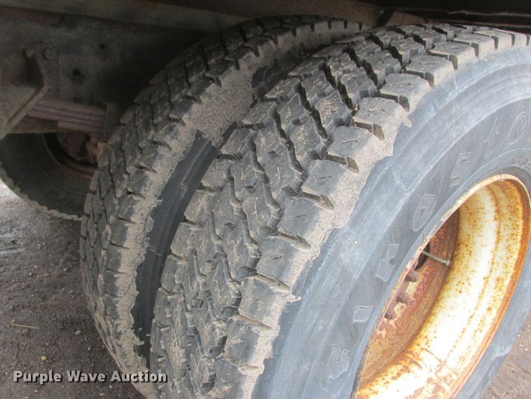 image for item DA8348 2006 International 4200 box truck