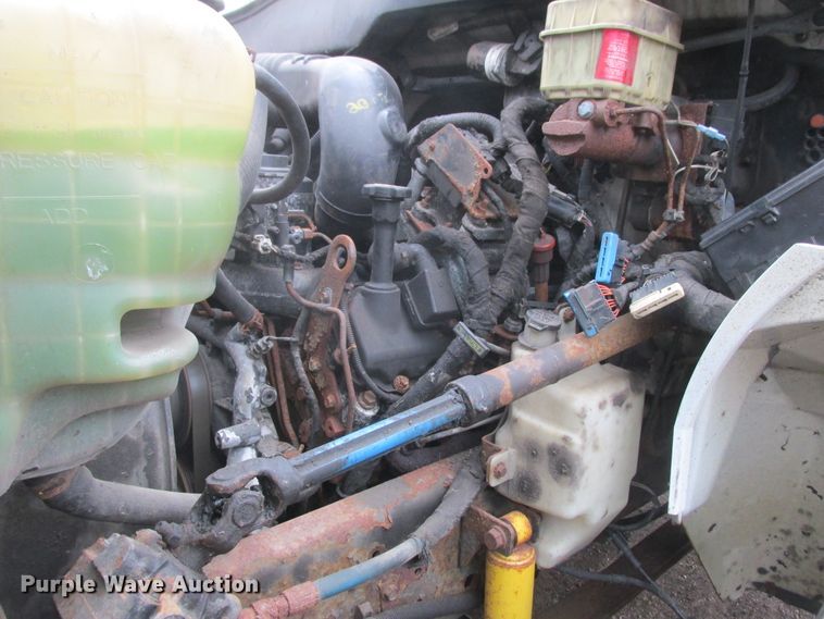 image for item DA8348 2006 International 4200 box truck