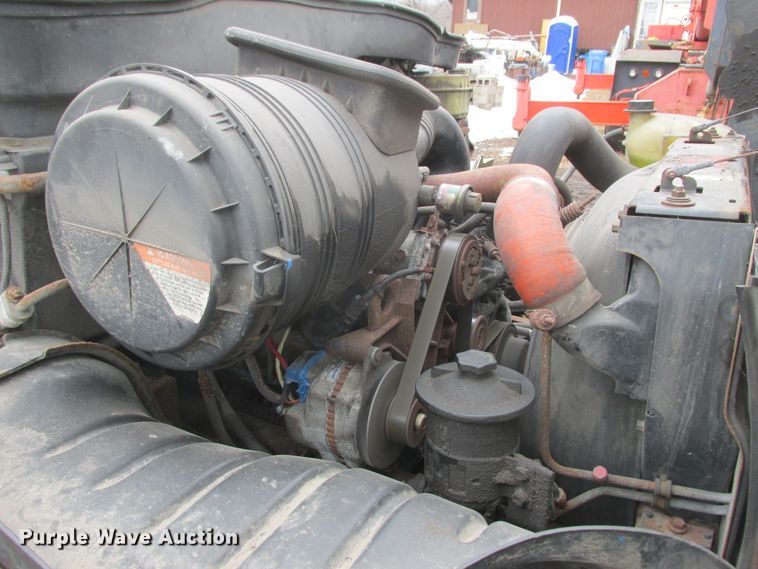 image for item DA8348 2006 International 4200 box truck