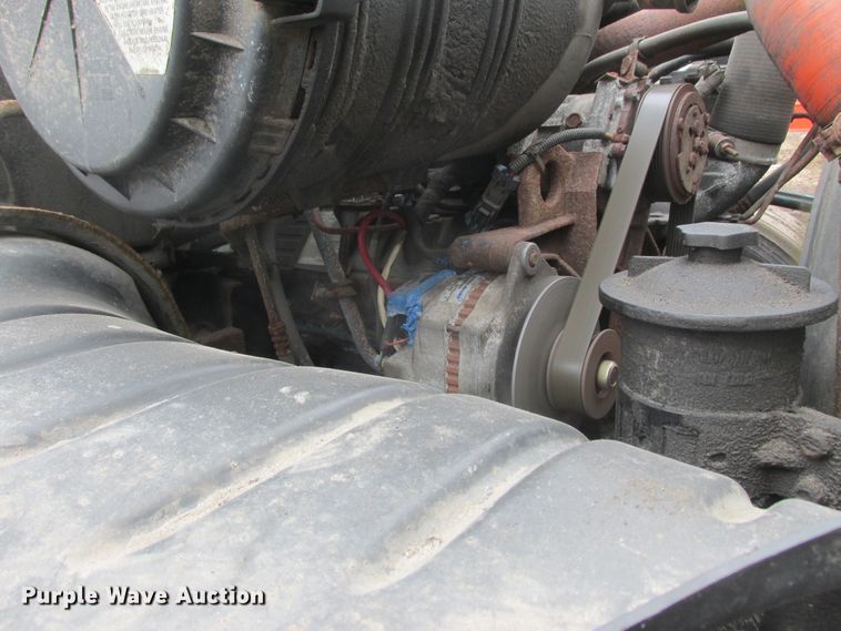 image for item DA8348 2006 International 4200 box truck