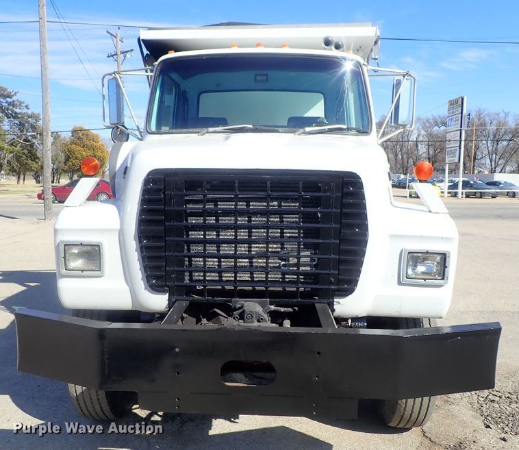 image for item DC3295 1992 Ford L8000 dump truck