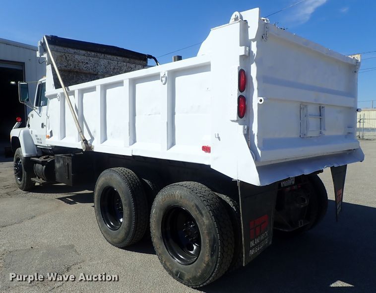 image for item DC3295 1992 Ford L8000 dump truck