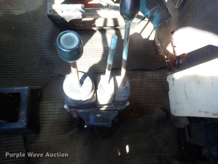 image for item DC3295 1992 Ford L8000 dump truck