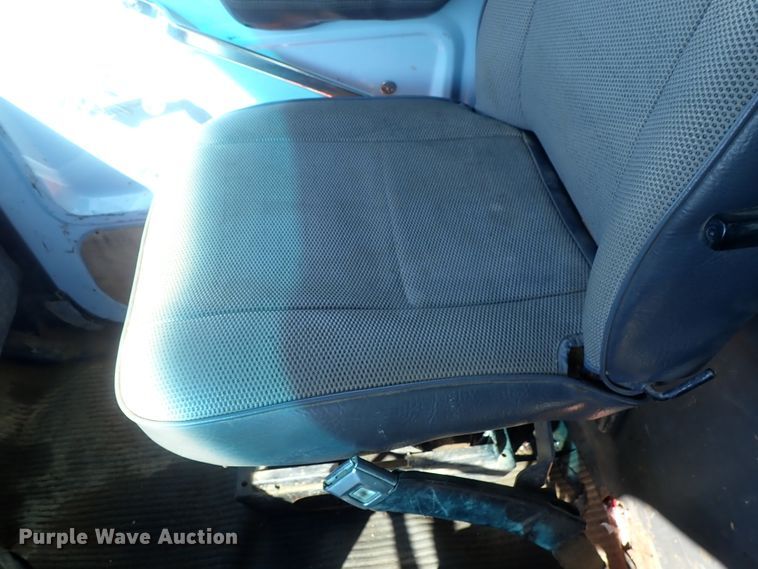 image for item DC3295 1992 Ford L8000 dump truck