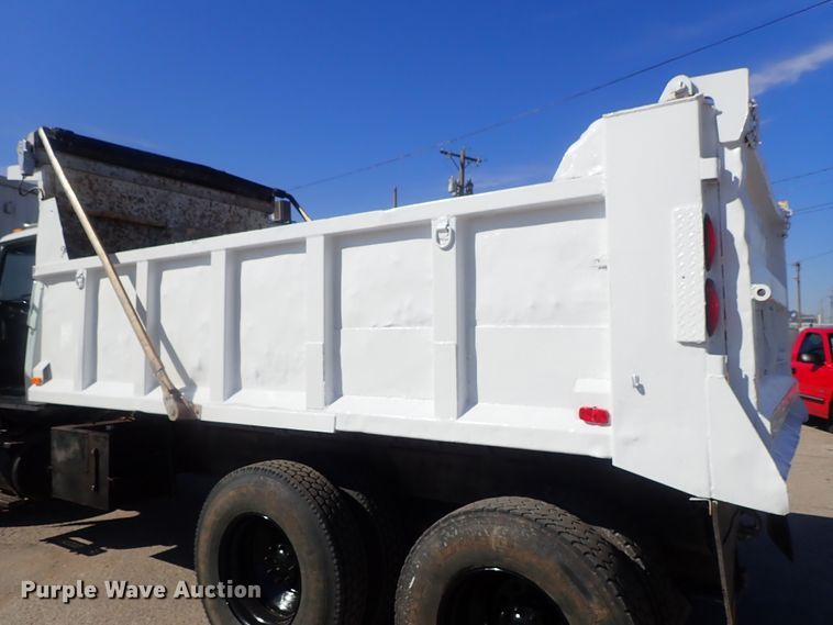 image for item DC3295 1992 Ford L8000 dump truck