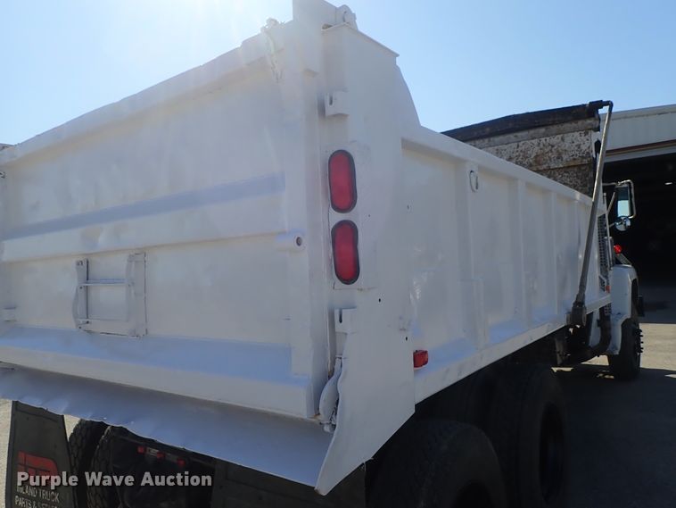 image for item DC3295 1992 Ford L8000 dump truck