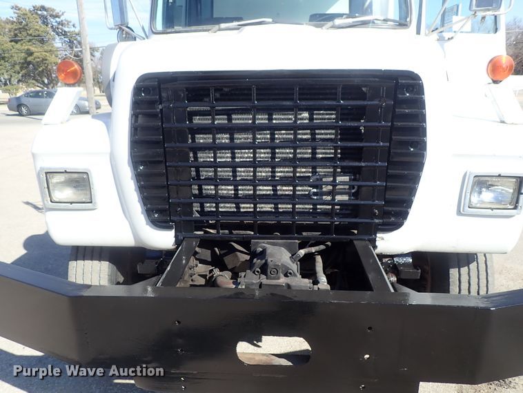 image for item DC3295 1992 Ford L8000 dump truck