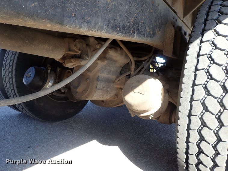 image for item DC3295 1992 Ford L8000 dump truck