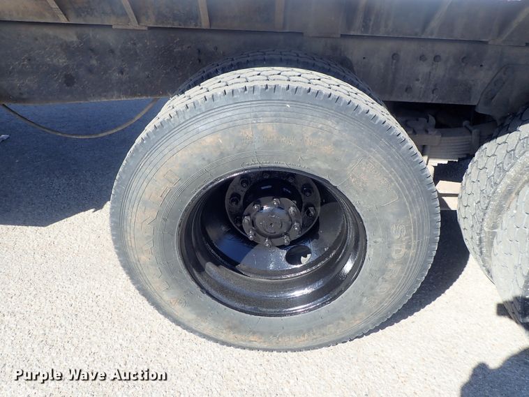 image for item DC3295 1992 Ford L8000 dump truck