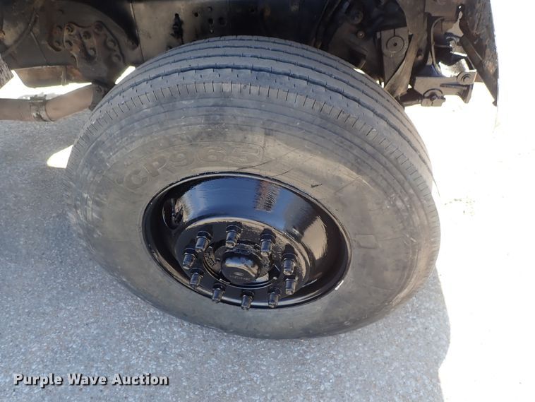 image for item DC3295 1992 Ford L8000 dump truck