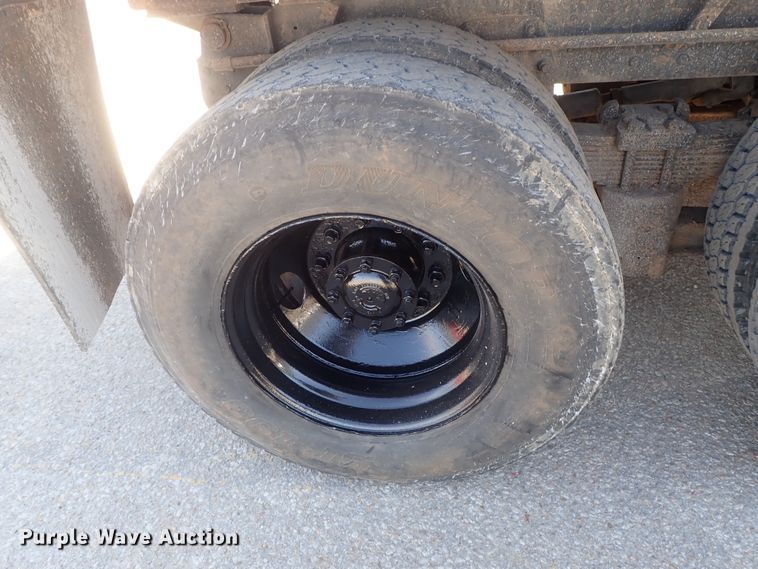 image for item DC3295 1992 Ford L8000 dump truck