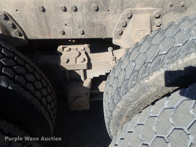 image for item DC3295 1992 Ford L8000 dump truck