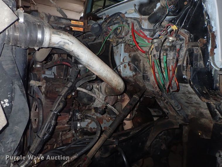 image for item DC3295 1992 Ford L8000 dump truck