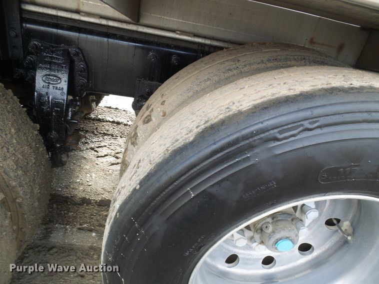 image for item DD1758 2013 Peterbilt 389 vacuum truck