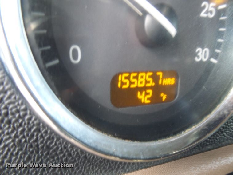 image for item DD1758 2013 Peterbilt 389 vacuum truck