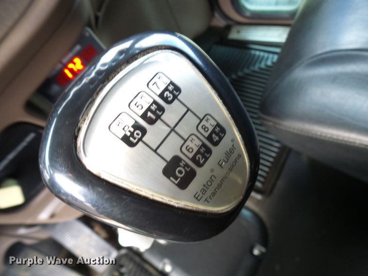 image for item DD1758 2013 Peterbilt 389 vacuum truck