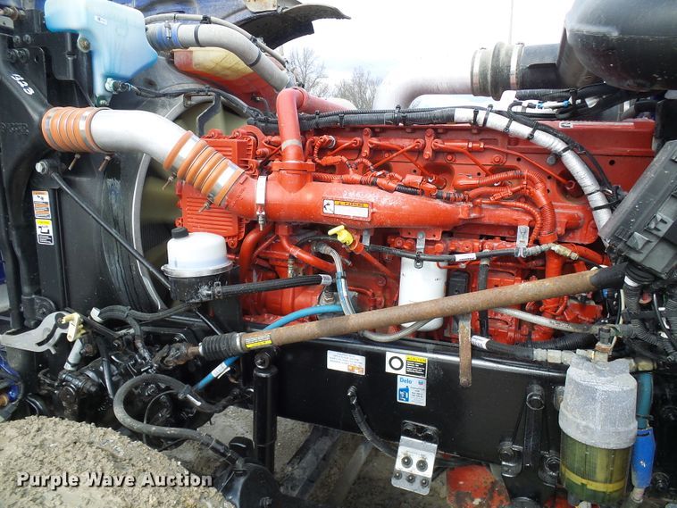 image for item DD1758 2013 Peterbilt 389 vacuum truck