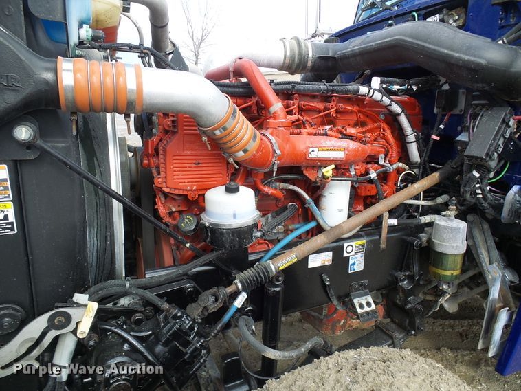 image for item DD1758 2013 Peterbilt 389 vacuum truck