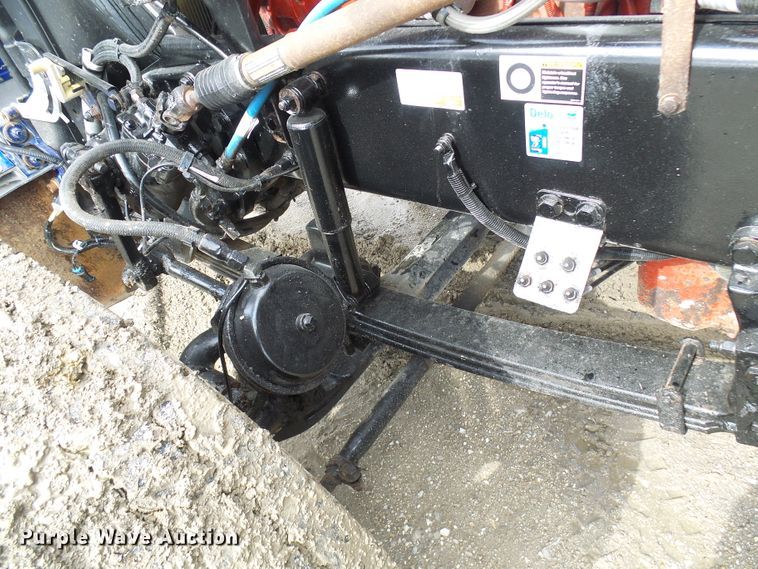 image for item DD1758 2013 Peterbilt 389 vacuum truck