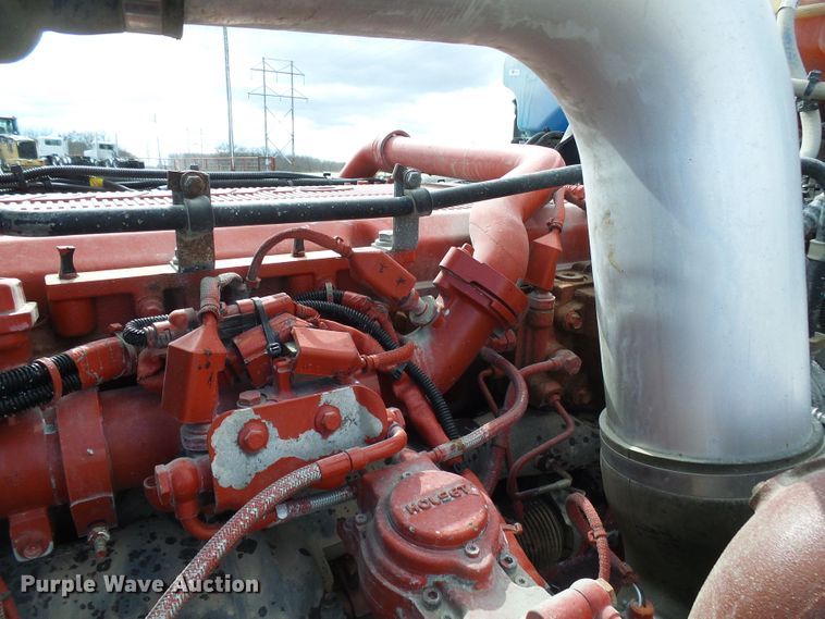 image for item DD1758 2013 Peterbilt 389 vacuum truck