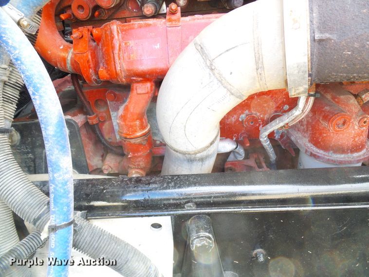 image for item DD1758 2013 Peterbilt 389 vacuum truck